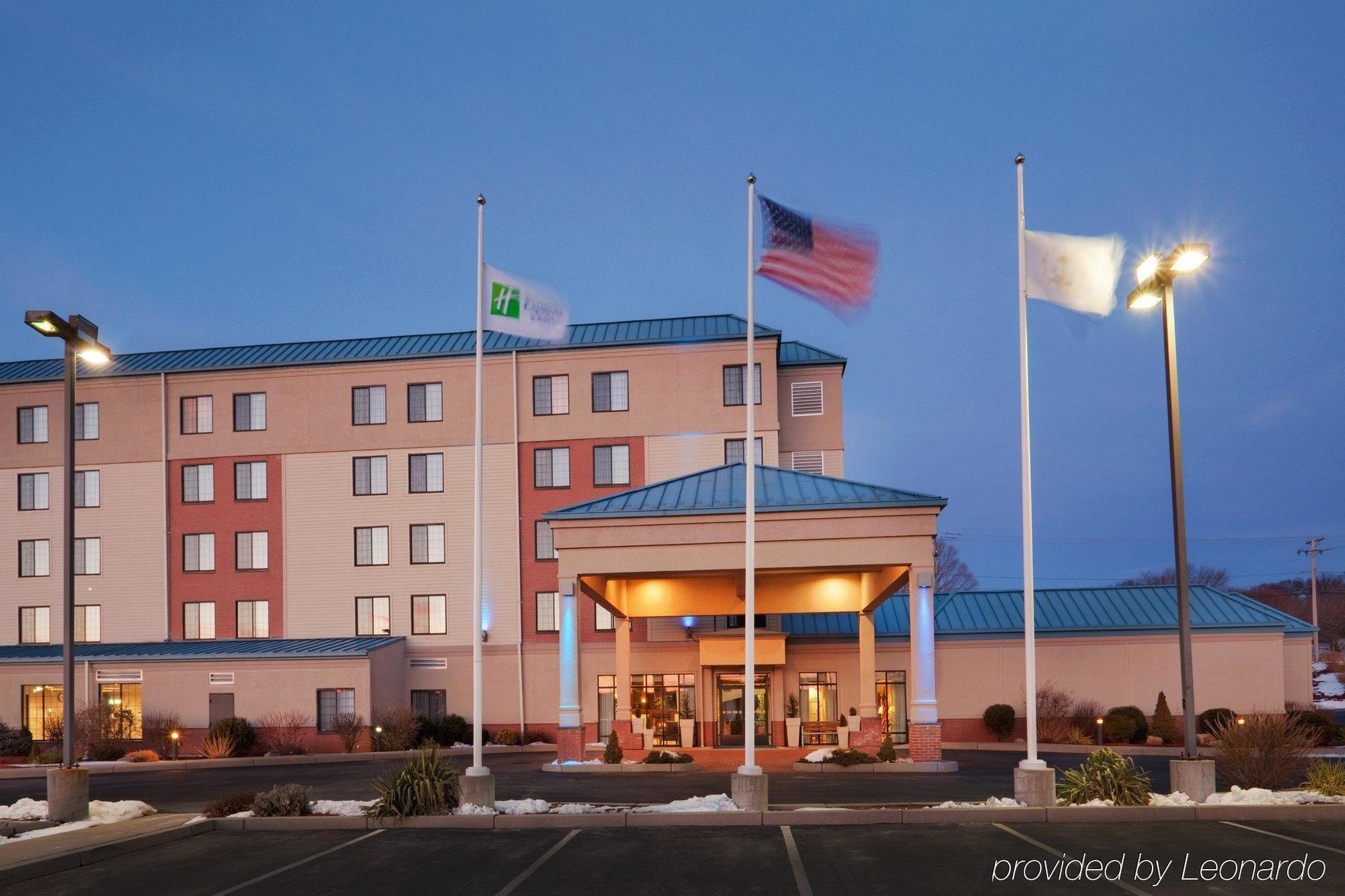 Holiday Inn Express Hotel & Suites Providence-Woonsocket By Ihg מראה חיצוני תמונה