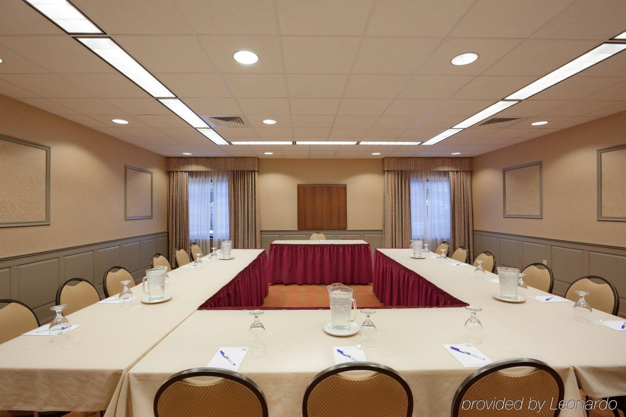 Holiday Inn Express Hotel & Suites Providence-Woonsocket By Ihg מתקנים תמונה