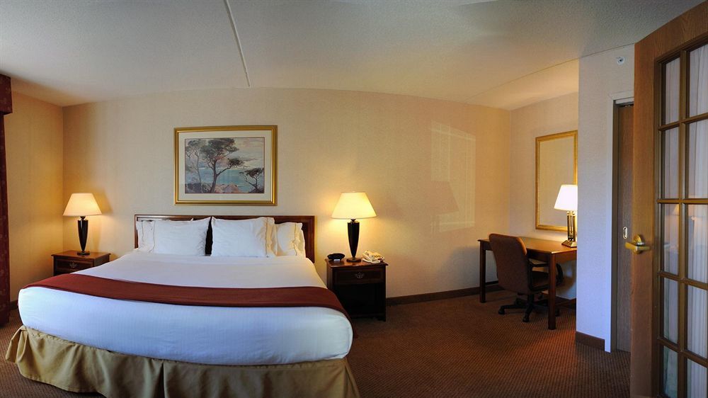 Holiday Inn Express Hotel & Suites Providence-Woonsocket By Ihg מראה חיצוני תמונה