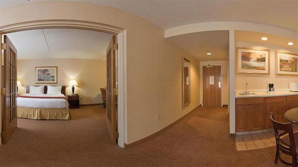 Holiday Inn Express Hotel & Suites Providence-Woonsocket By Ihg מראה חיצוני תמונה