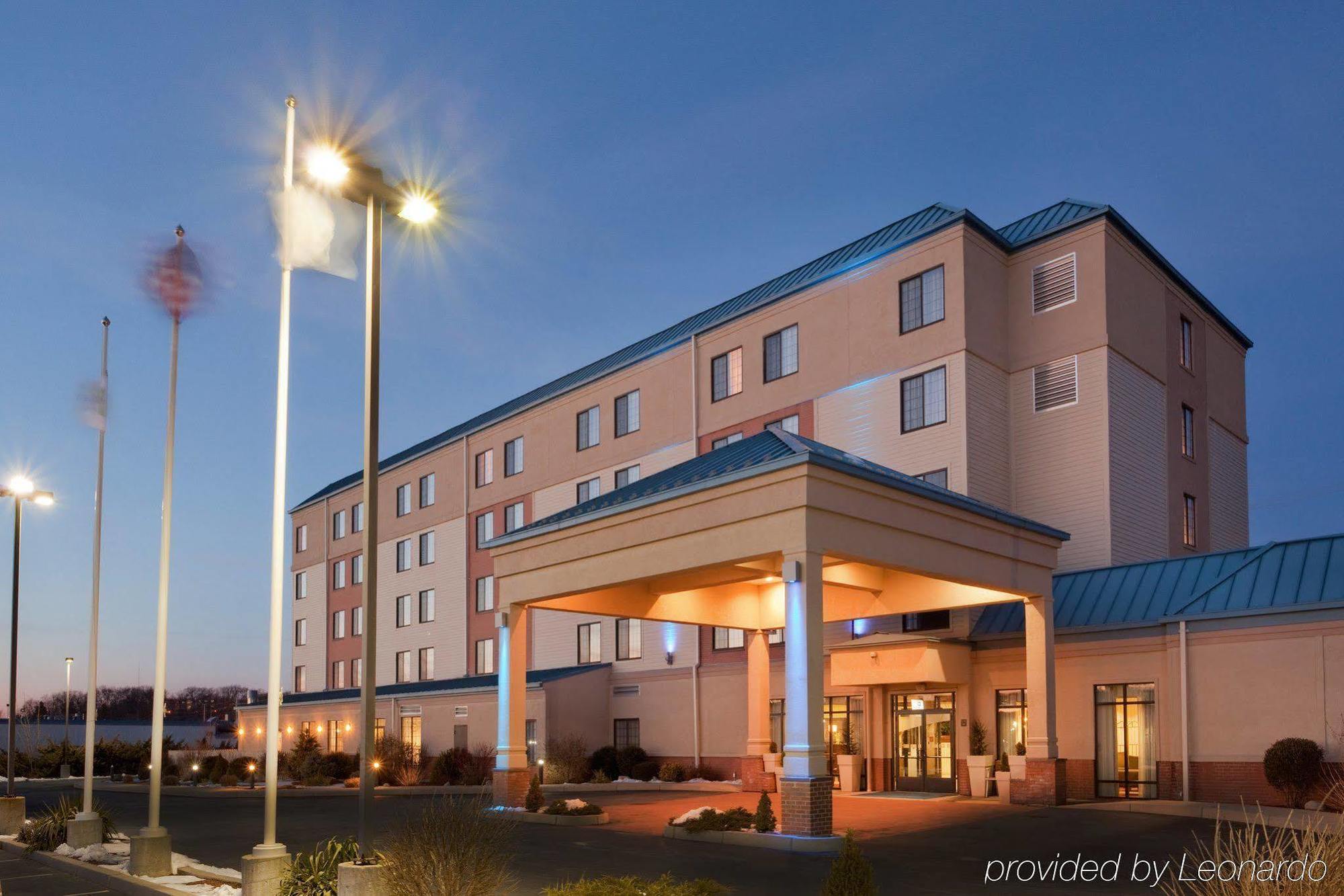 Holiday Inn Express Hotel & Suites Providence-Woonsocket By Ihg מראה חיצוני תמונה