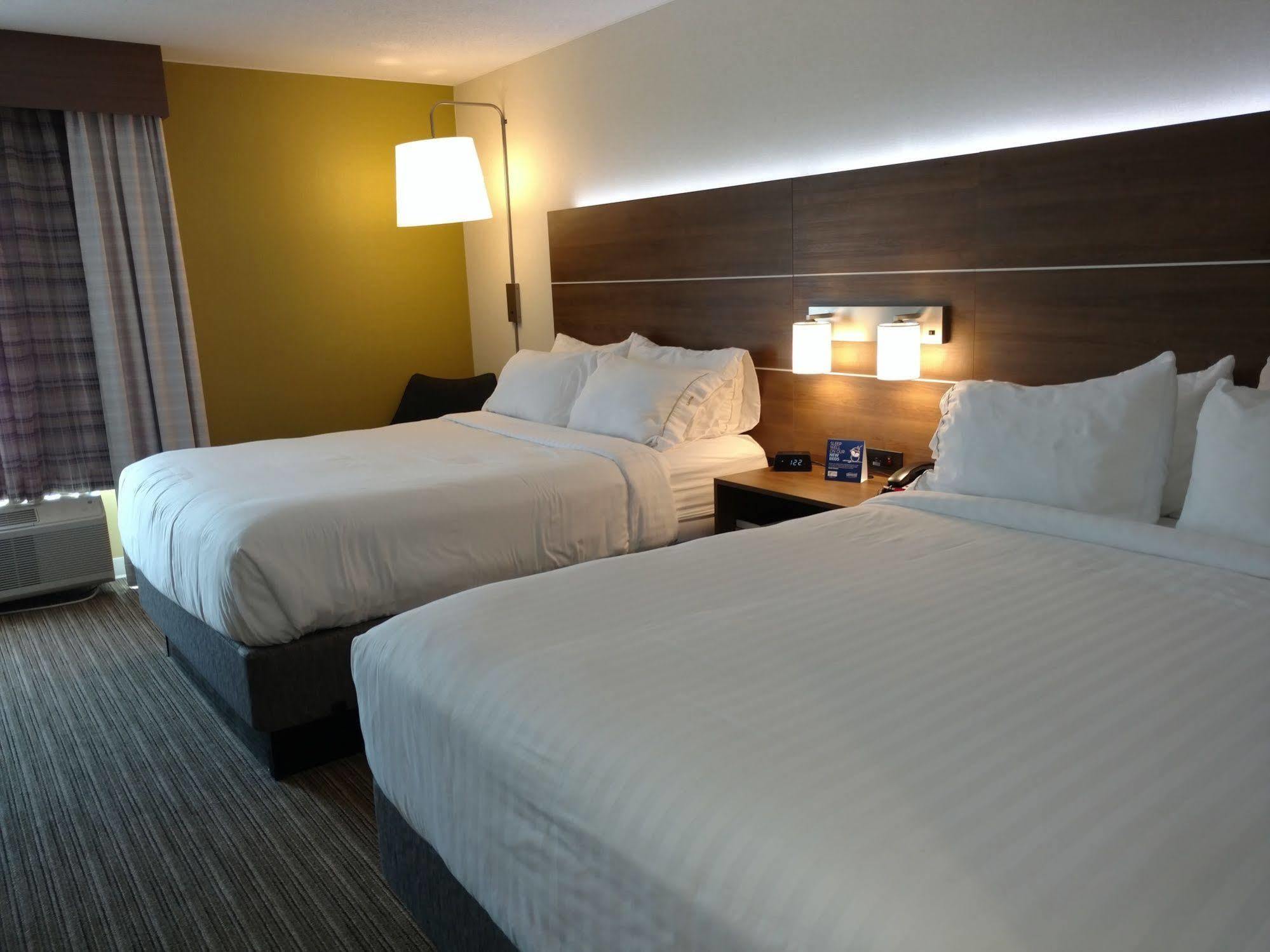 Holiday Inn Express Hotel & Suites Providence-Woonsocket By Ihg מראה חיצוני תמונה